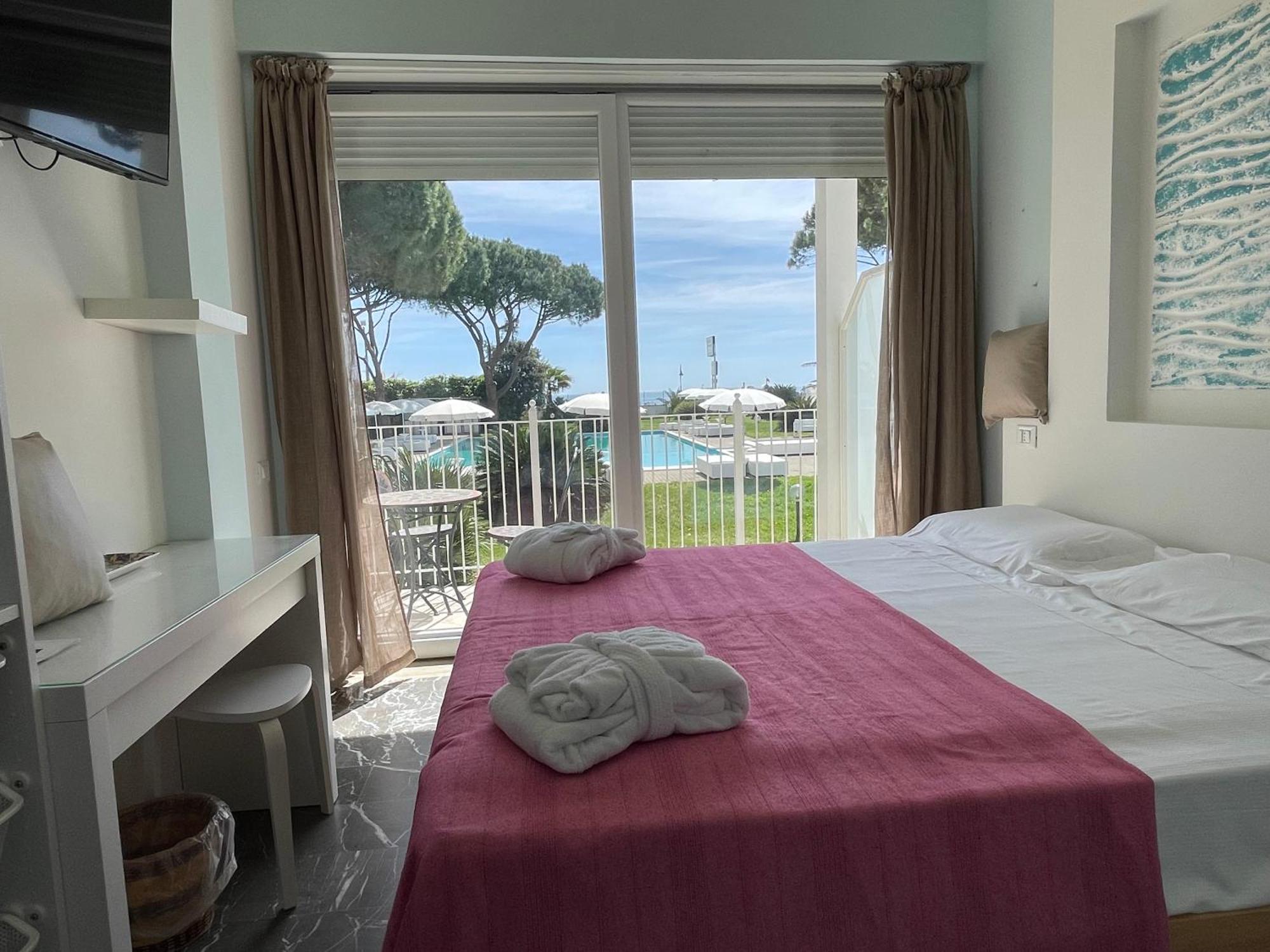 Capo Circeo Beach Resort Spa Fronte Mare San Felice Circeo Exterior photo